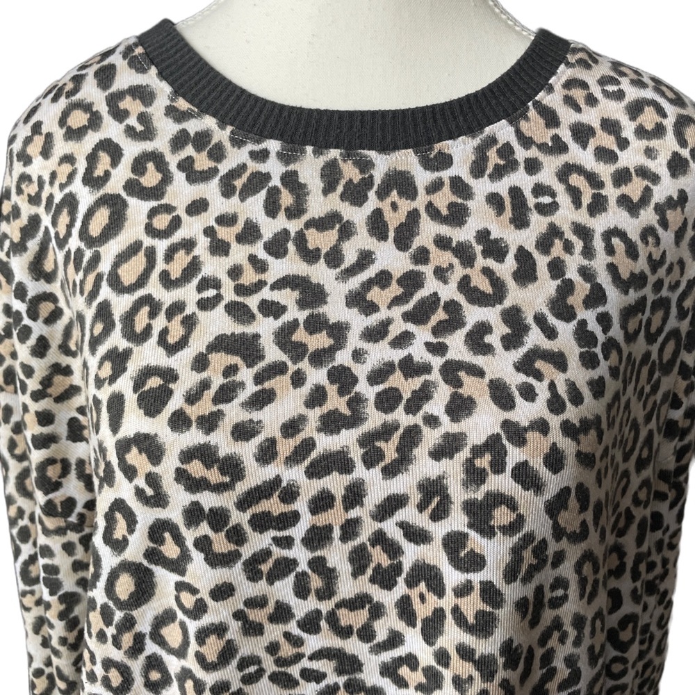 Simply Vera | Vera Wang Leopard Print Lightweight Sweater L - Picture 2 of 10
